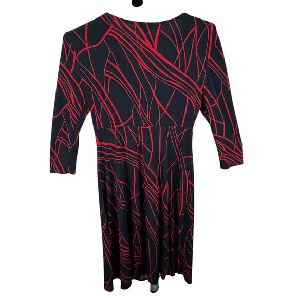 Liz Claiborne Black Red 3/4 Sleeve V-Neck Stretchy Knee Length Sheath Dress Sz 6 - Picture 2 of 6